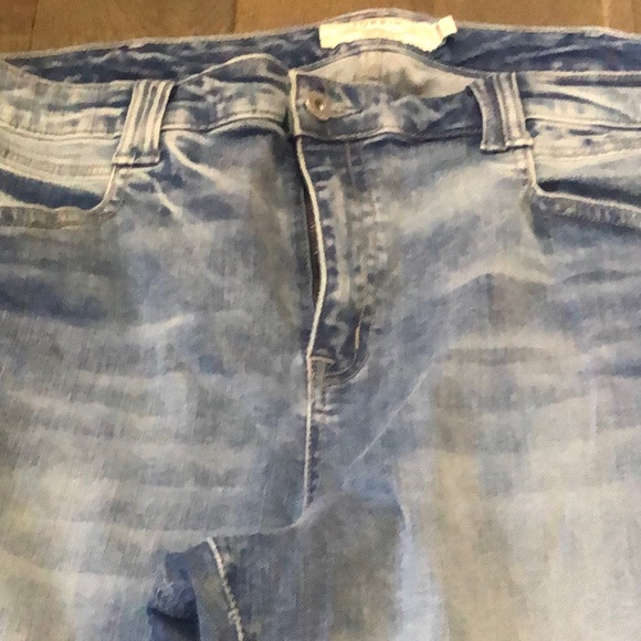 NWOT 🔮Torrid Tapered leg Jeans - Picture 3 of 9